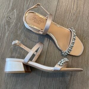 Badgley Mischka Jewel Embellished Rhinestone Sandal Pearl Satin Size 6 NWT